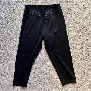 VS PiNK Ultimate Capri Leggings